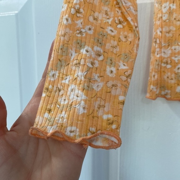 NWT Love, Fire cropped cardigan and tank set in orange sherbet with ditsy print. - Picture 5 of 17